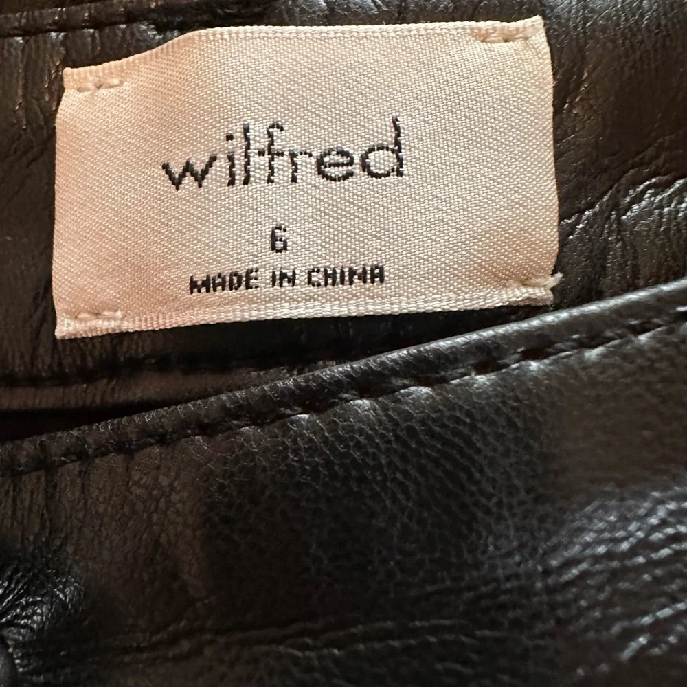 Aritzia Wilfred The Melina vegan leather black 6 high waisted straight leg pants
